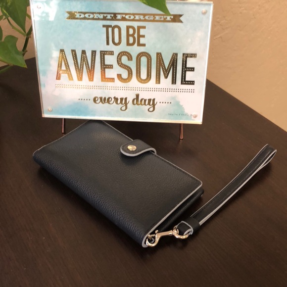 Coach Wristlet - Picture 6 of 7